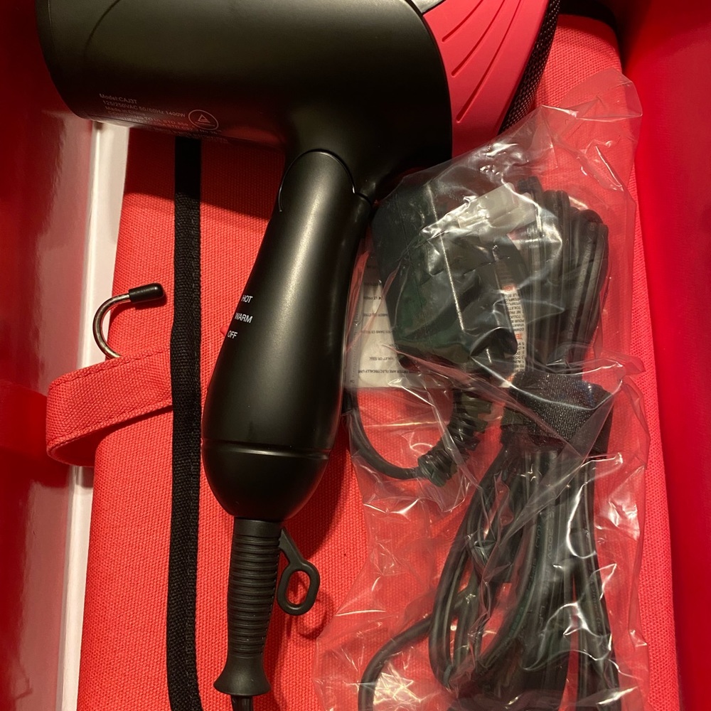 CAJ Beauty volumizing travel hair dryer - Picture 5 of 7